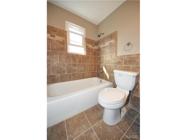 700 Shallowcreek, Ballwin, MO 63021 photo 7
