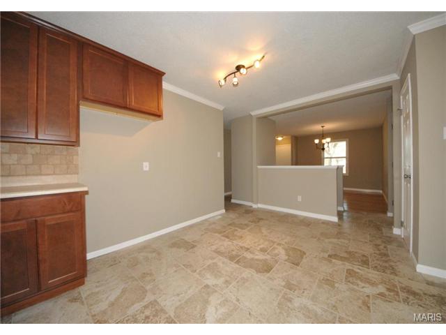 700 Shallowcreek, Ballwin, MO 63021 photo 4