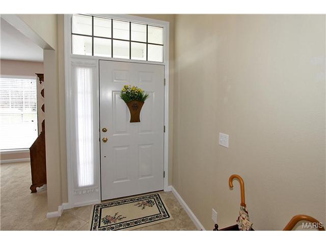 888 Gandolf Way, Eureka, MO 63025 photo 2