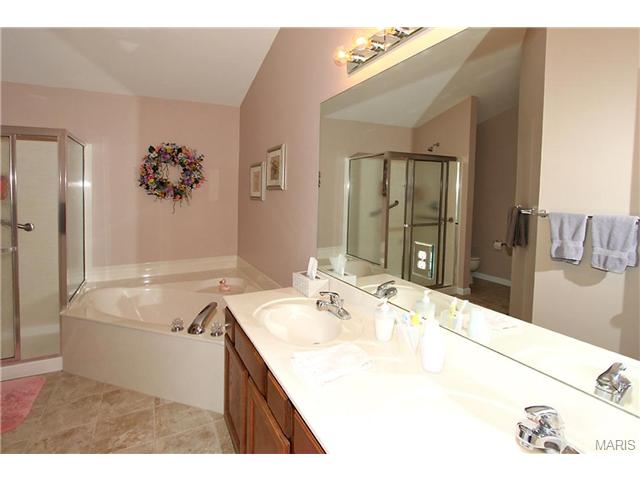 888 Gandolf Way, Eureka, MO 63025 photo 14