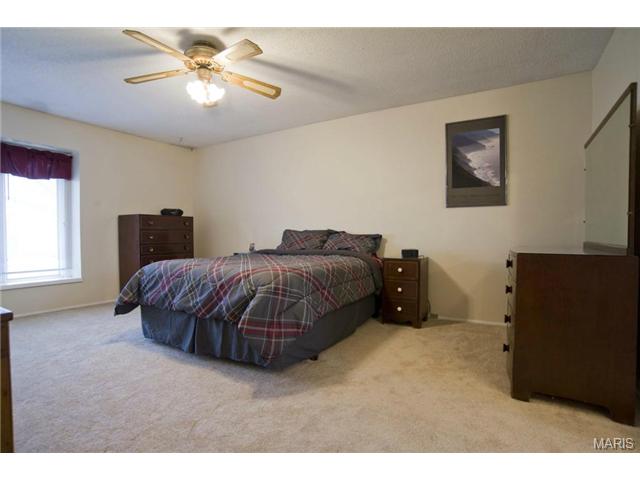 595 Fieldstone Ln, Ballwin, MO 63011 photo 22