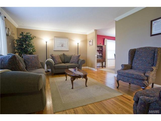 595 Fieldstone Ln, Ballwin, MO 63011 photo 5