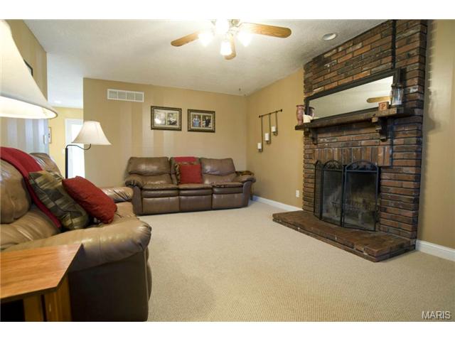 595 Fieldstone Ln, Ballwin, MO 63011 photo 15