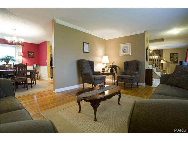 595 Fieldstone Ln, Ballwin, MO 63011 photo 6