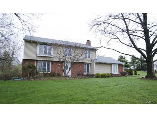 595 Fieldstone Ln, Ballwin, MO 63011 photo 2