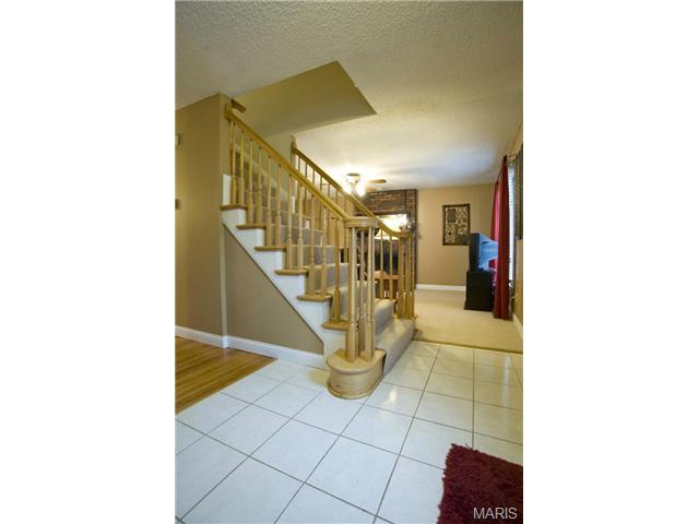 595 Fieldstone Ln, Ballwin, MO 63011 photo 16
