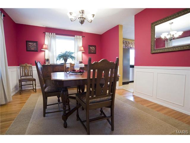 595 Fieldstone Ln, Ballwin, MO 63011 photo 8