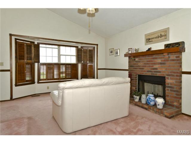 130 Lamplighter Way, O'fallon, MO 63368 photo 2