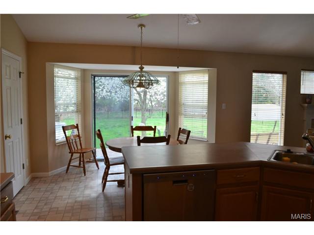872 Kiefer Trails Dr, Ballwin, MO 63021 photo 10