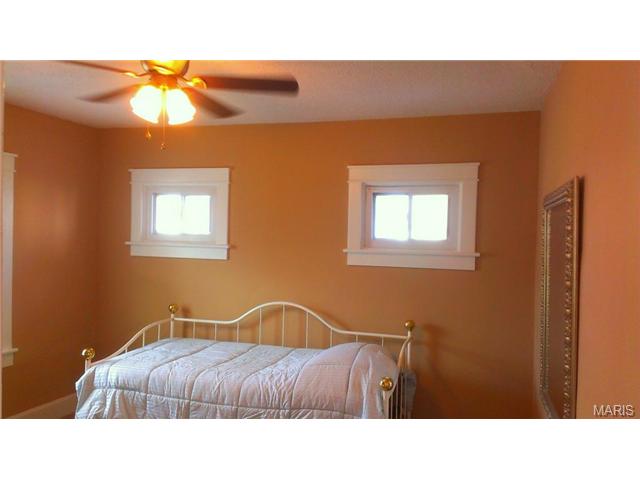 210 W Loretta Ave, Lemay, MO 63125 photo 10