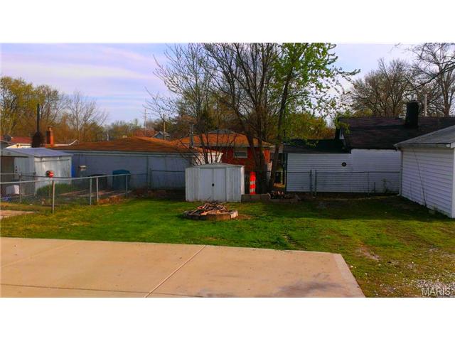 210 W Loretta Ave, Lemay, MO 63125 photo 14