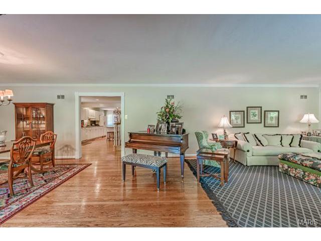 19 Frederick Ln, Glendale, MO 63122 photo 10