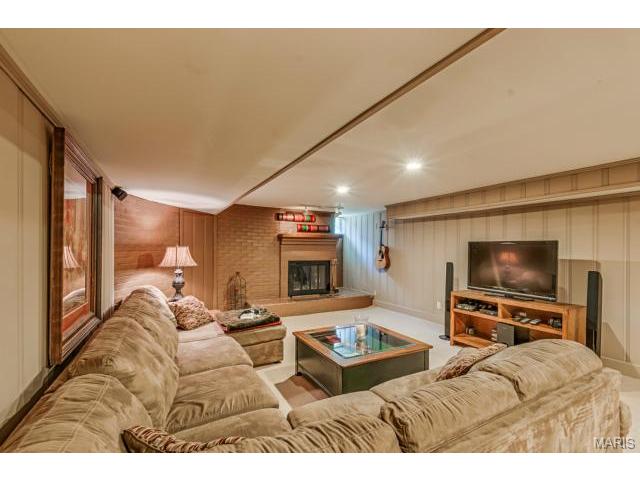 19 Frederick Ln, Glendale, MO 63122 photo 35