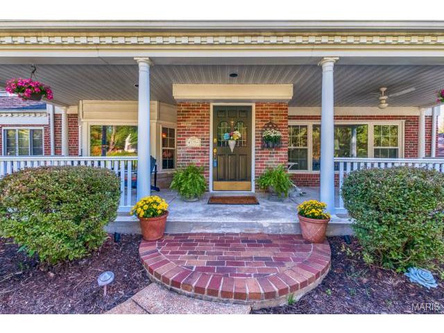 19 Frederick Ln, Glendale, MO 63122 photo 2