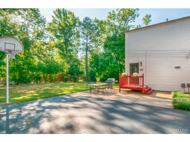19 Frederick Ln, Glendale, MO 63122 photo 6
