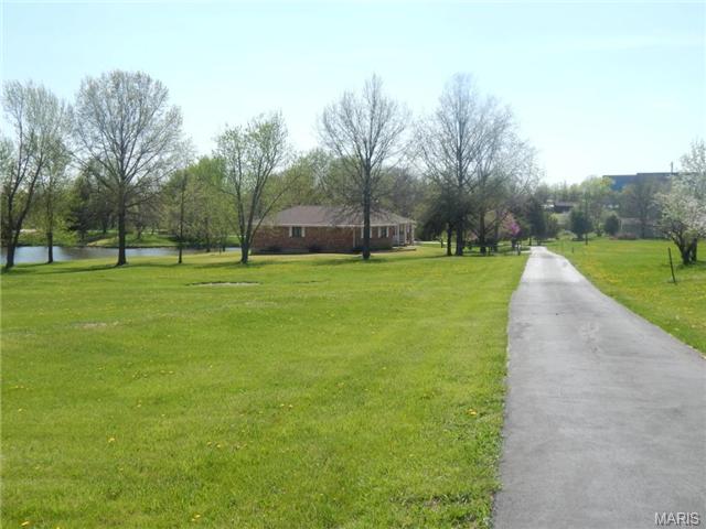 30 Dutchman Ln, Weldon Spring, MO 63304 photo 32