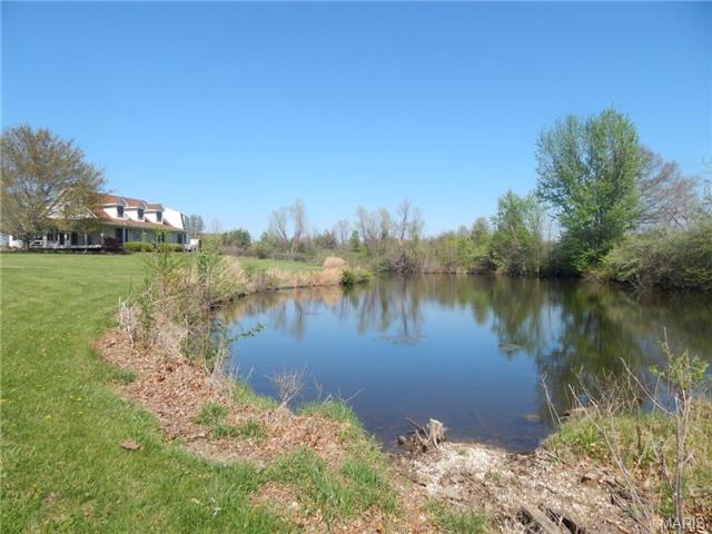 30 Dutchman Ln, Weldon Spring, MO 63304 photo 2