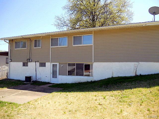 1747 Beecher Dr, Saint Louis, MO 63136 photo 12