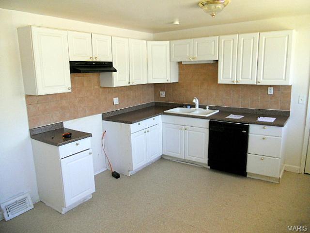 1747 Beecher Dr, Saint Louis, MO 63136 photo 6