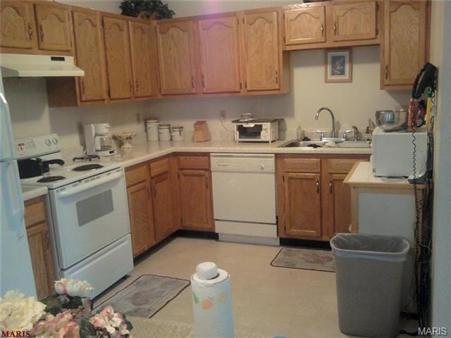 6307 Dardanella Ave, Pine Lawn, MO 63121 photo 2