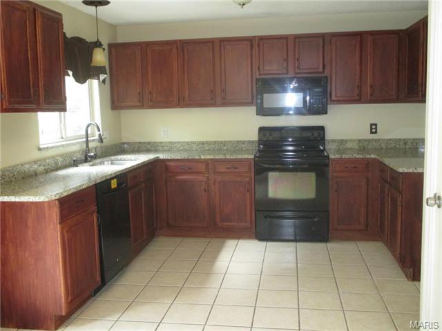 1406 Pepperdine Ct, Ballwin, MO 63021 photo 4