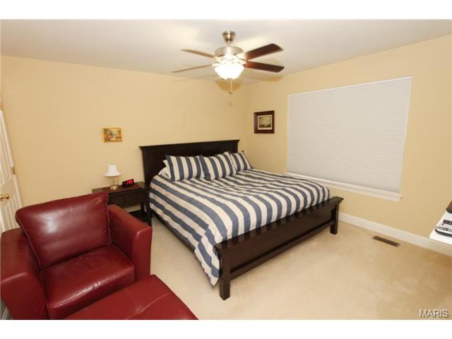 400 Fox Run Dr, O'fallon, MO 63368 photo 17
