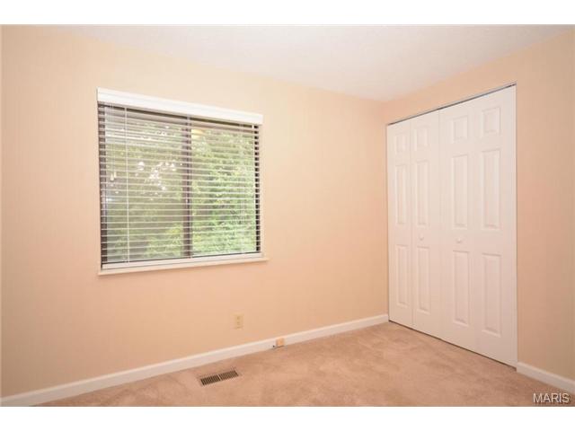 406 Far Hill Dr, Ballwin, MO 63021 photo 19