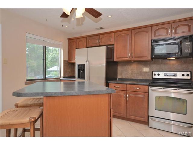 406 Far Hill Dr, Ballwin, MO 63021 photo 7