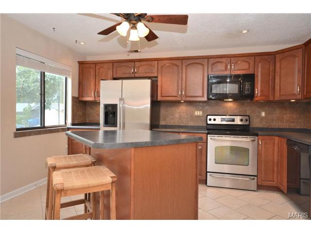 406 Far Hill Dr, Ballwin, MO 63021 photo 8