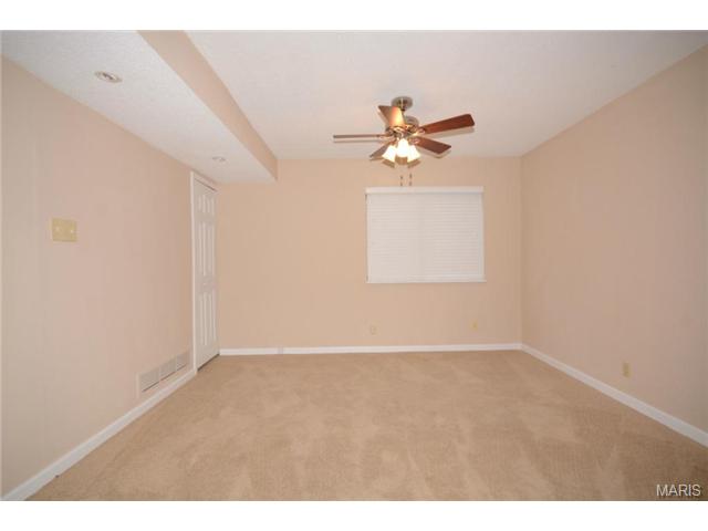 406 Far Hill Dr, Ballwin, MO 63021 photo 10