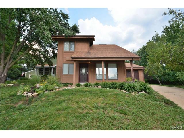406 Far Hill Dr, Ballwin, MO 63021 photo 1