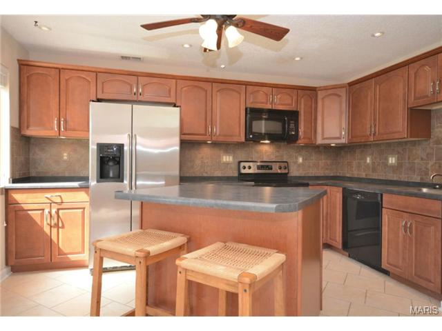 406 Far Hill Dr, Ballwin, MO 63021 photo 9