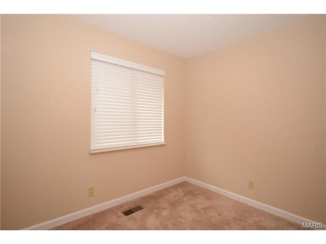 406 Far Hill Dr, Ballwin, MO 63021 photo 17