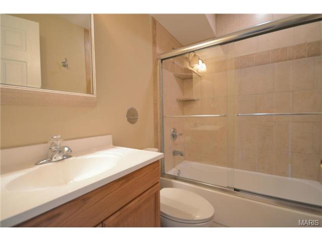406 Far Hill Dr, Ballwin, MO 63021 photo 11