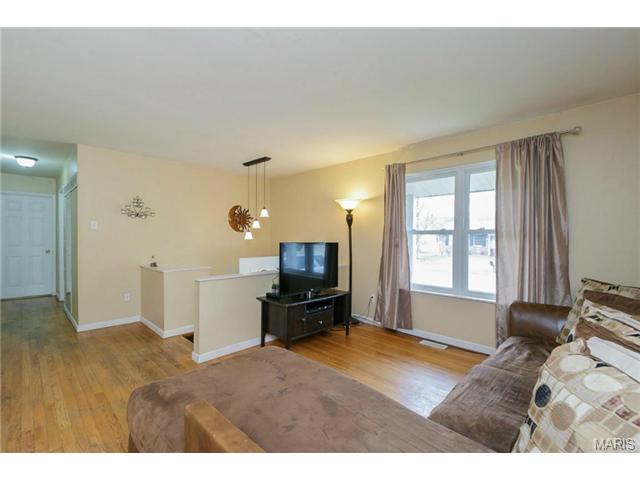 1004 Saint Matthew, O'fallon, MO 63366 photo 3