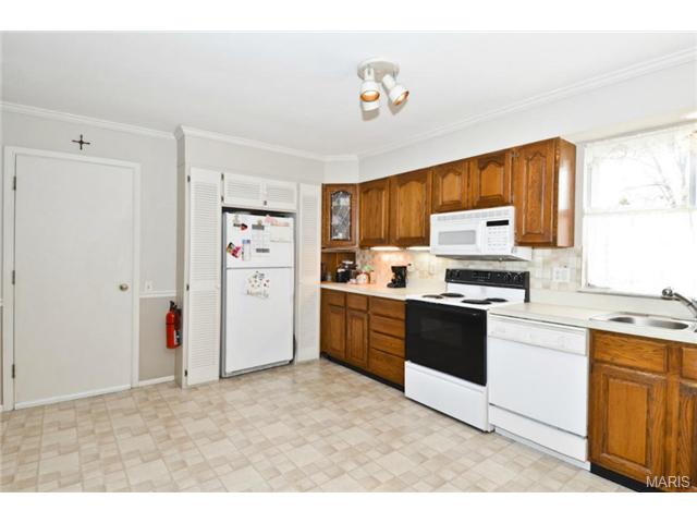 2 Savant Ct, Ballwin, MO 63011 photo 9
