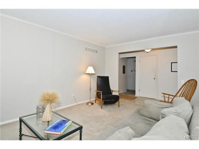 2 Savant Ct, Ballwin, MO 63011 photo 4