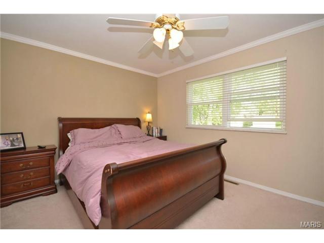 802 Longview Dr, Saint Charles, MO 63301 photo 12
