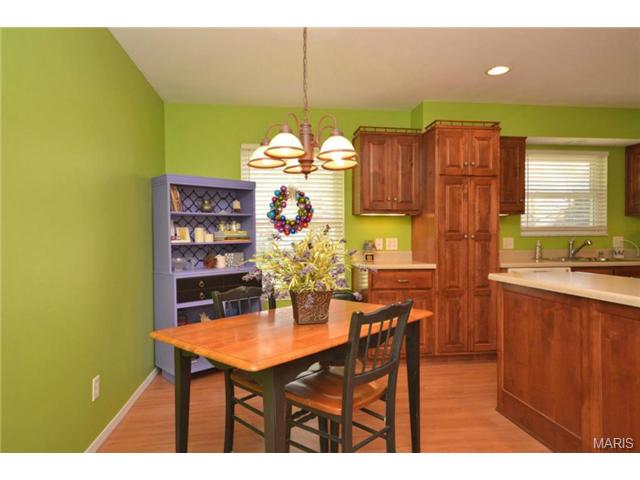802 Longview Dr, Saint Charles, MO 63301 photo 9