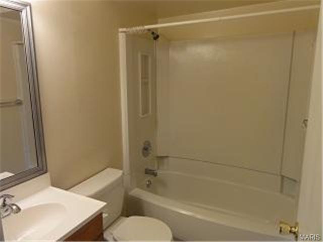6 Megans Ct, O'fallon, MO 63366 photo 9