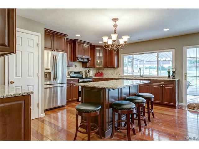 1006 Amsterdam Dr, Ballwin, MO 63011 photo 9