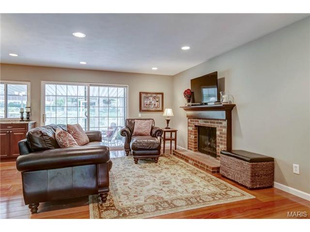 1006 Amsterdam Dr, Ballwin, MO 63011 photo 8