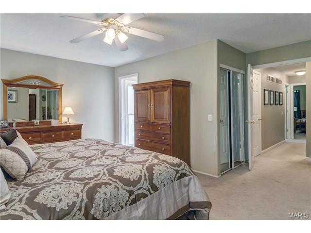 1006 Amsterdam Dr, Ballwin, MO 63011 photo 12