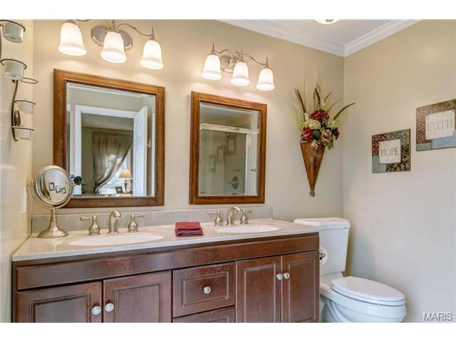 1006 Amsterdam Dr, Ballwin, MO 63011 photo 13
