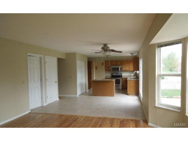 44 Spangle Way Dr, O'fallon, MO 63366 photo 11