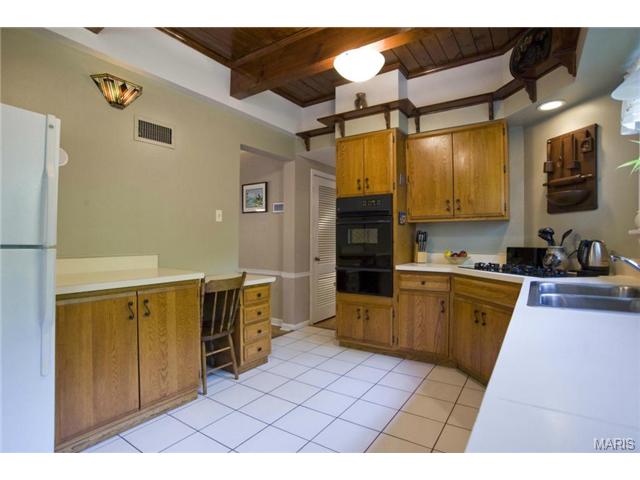 1 Frederick Ln, Glendale, MO 63122 photo 7