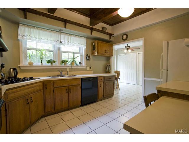 1 Frederick Ln, Glendale, MO 63122 photo 9