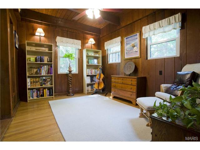 1 Frederick Ln, Glendale, MO 63122 photo 12