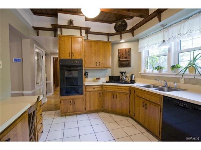 1 Frederick Ln, Glendale, MO 63122 photo 8