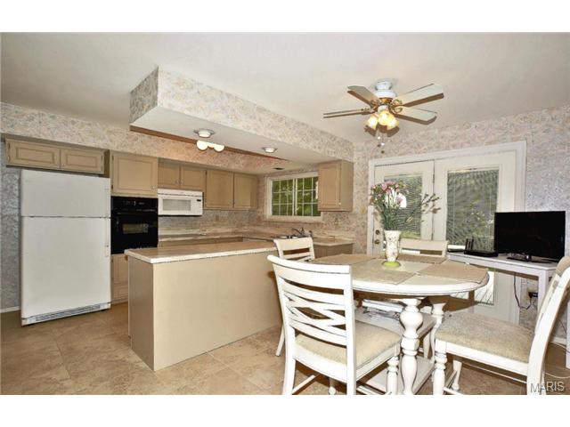253 Pine Tree Ln, Ballwin, MO 63011 photo 7